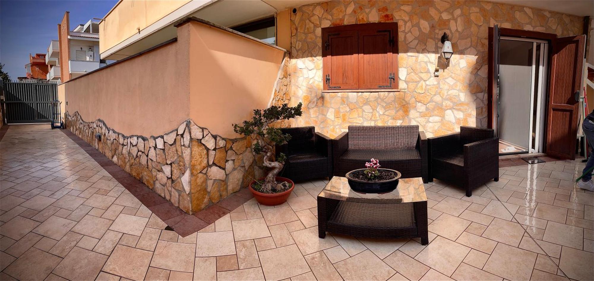 Blef House *
